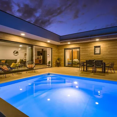 Aura Holiday home *